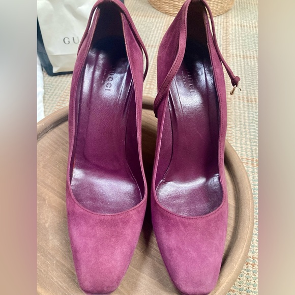 GUCCI Suede Wedges. Beautiful!!’ - Picture 4 of 6